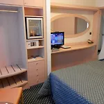 Augustus Hotel 3*