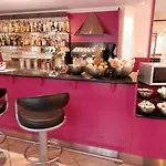 Augustus Hotel 3*