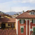 Augustus Hotel 3*