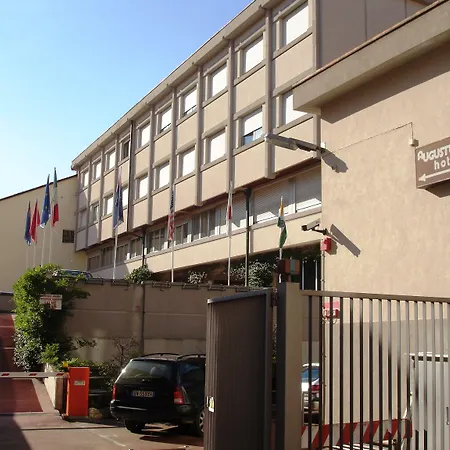 酒店 Augustus 比耶拉