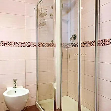Augustus Hotel 3*