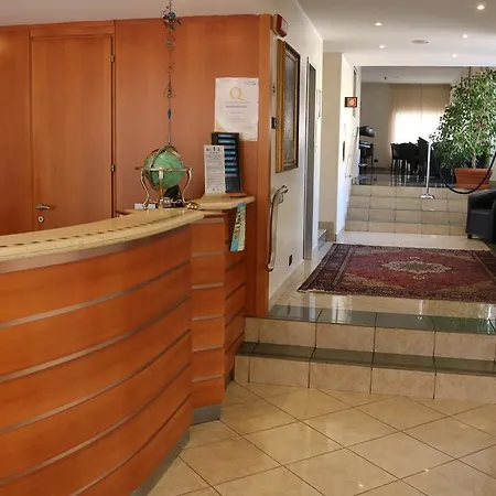 Hotel Augustus