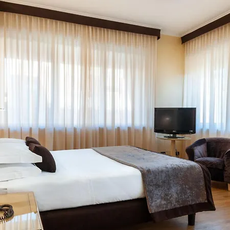 Augustus 3* Biella