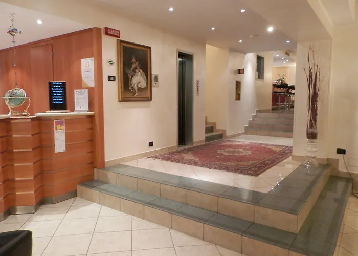 Augustus Hotel 3*